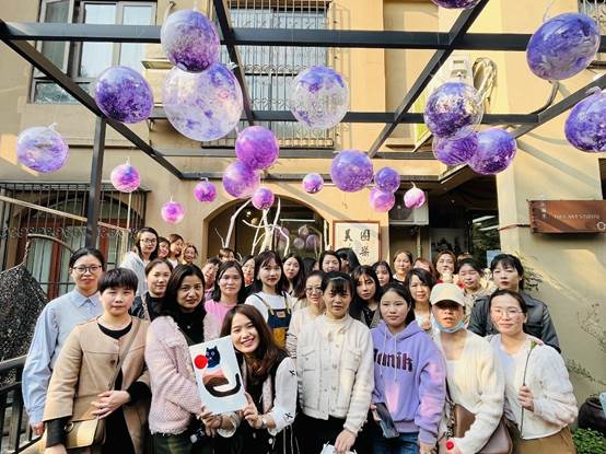 巧手創(chuàng)造 綻放芳華—湖南發(fā)展養(yǎng)老組織女員工開展婦女節(jié)慶?；顒? title=