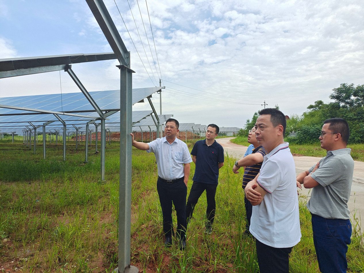 劉志剛帶隊考察華能湖南岳陽、兆邦陶瓷光伏項目